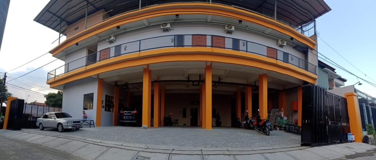 Garuda Kostel * Tegal (Central Java)