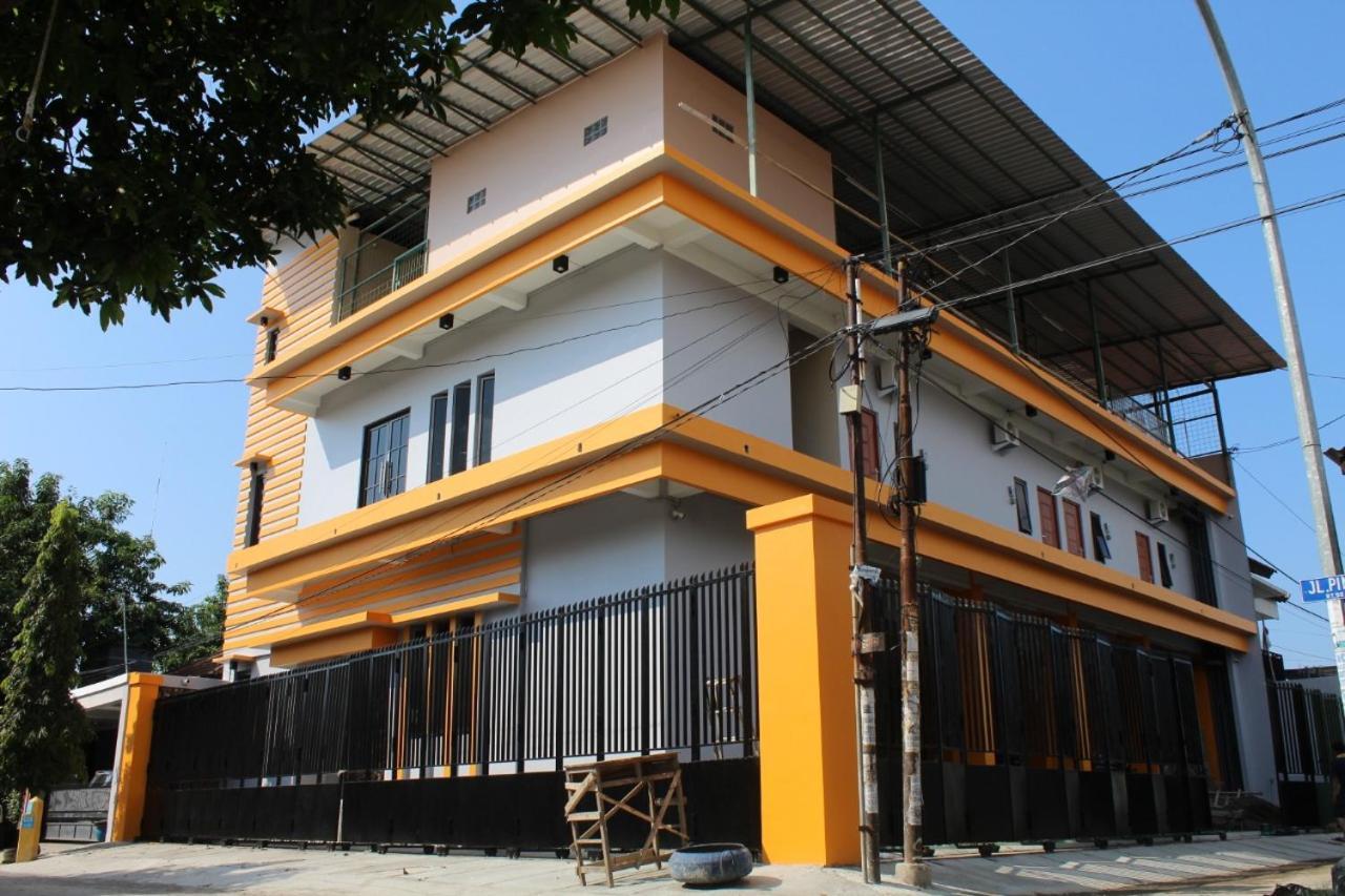 Asrama Garuda Kostel *